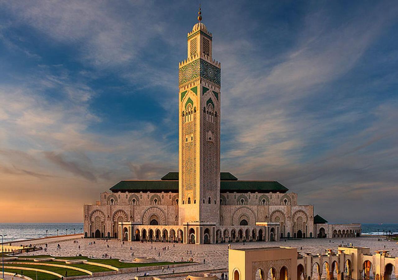 Modern Apartment Opposite The Hassan2 Mosque, Very Well Equipped And Stylish, 85 M2 With Gym And Direct Sea View With Underground Garage , Prohibits Unmarried Couples Of Arab Origin Casablanca Exterior foto